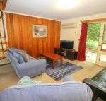 Cedar Holiday Units Apartment 2 - Accommodation Batemans Bay
