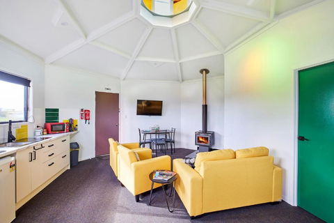 Zuny Yurt - Accommodation Batemans Bay 5
