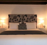 Farrington House on the banks of the Ovens River - Accommodation Batemans Bay
