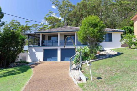 Kallaroo Street 3 Corlette - Accommodation Batemans Bay 5