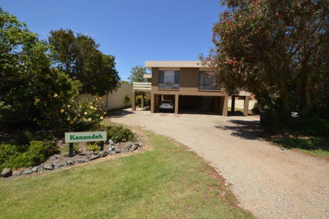 Kanandah 1 - Accommodation Batemans Bay 1