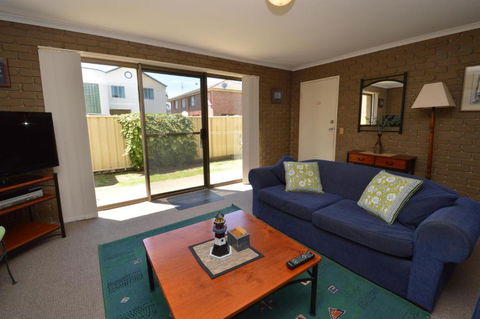 Kanandah 1 - Accommodation Batemans Bay 2