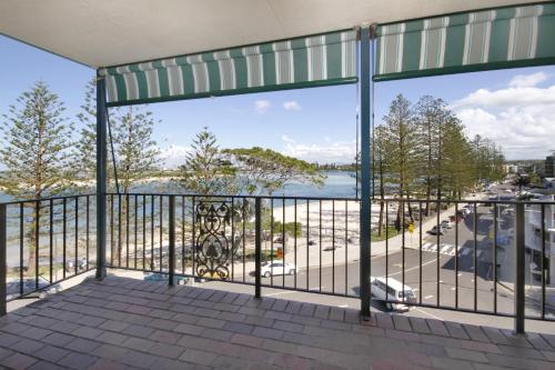 Aroona QLD Accommodation Batemans Bay