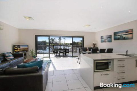 Cypress Townhouse 23 Suite - Accommodation Batemans Bay 1