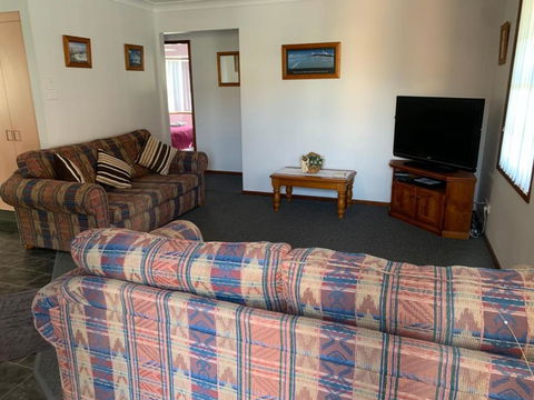 The Beach House On Fitzroy At Anna Bay - Accommodation Batemans Bay 2
