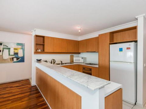 APARTMENT 10 PACIFIC APARTMENTS FREE WIFI! - Accommodation Batemans Bay 5