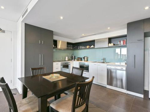 LORNE CHALET APARTMENT 36 Central Location - Accommodation Batemans Bay 6