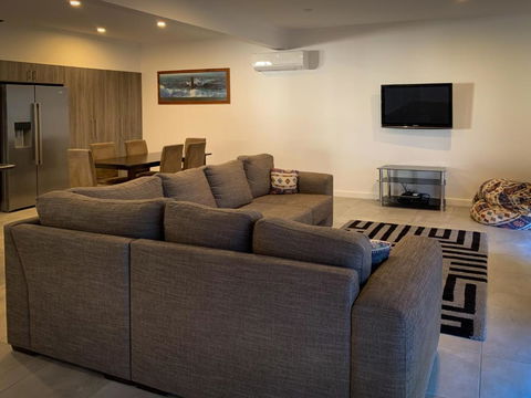 Hooterville - Accommodation Batemans Bay 4
