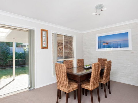 White Sands At Fingal Bay - Accommodation Batemans Bay 2