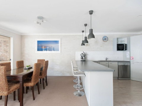 White Sands At Fingal Bay - Accommodation Batemans Bay 3