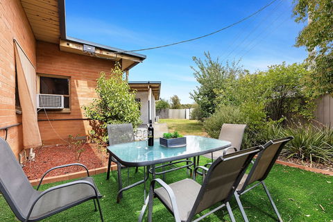 The Gazebo Place - Spacious 4 Bedroom Near Murray River - Accommodation Batemans Bay 0