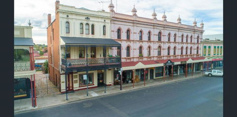 Grand & Central On George Unique Opulent - Accommodation Batemans Bay 2