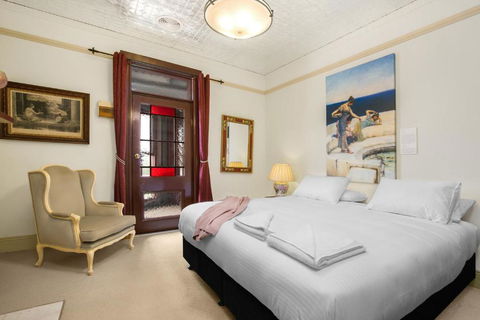 Grand & Central On George Unique Opulent - Accommodation Batemans Bay 5