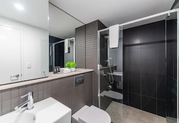 Accommodate Canberra Midnight Apartments - Accommodation Batemans Bay 6