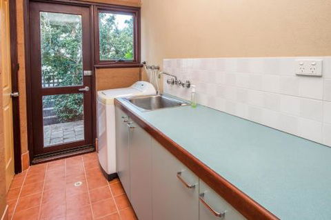 Ultramarine - Accommodation Batemans Bay 4