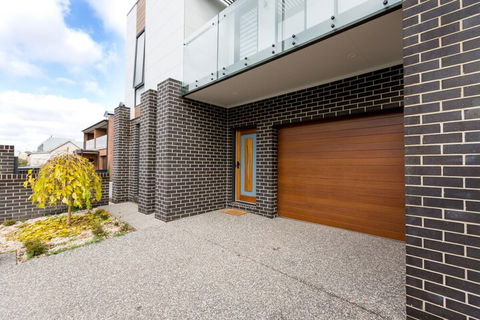 Two Ten Luxury CBD Accommodation - Accommodation Batemans Bay 0