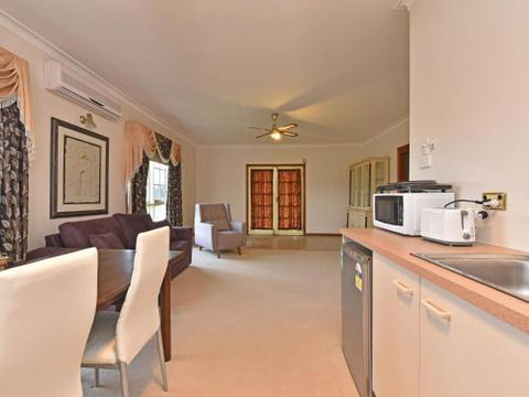 Wine Country Homestead 1br Studio - Accommodation Batemans Bay 1