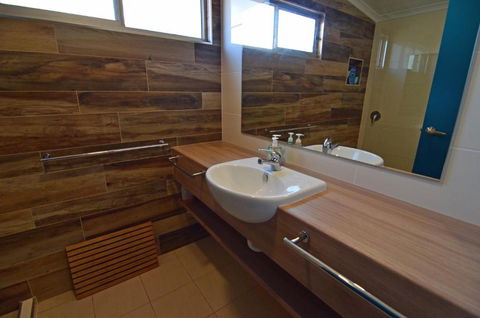 CDC 625 Beach House - Accommodation Batemans Bay 6