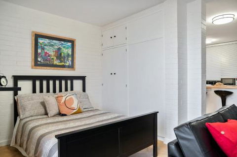 Soho Chic Apartment - Accommodation Batemans Bay 5