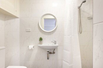 Ultimo 1 Bed. Furnished House W Parking - Accommodation Batemans Bay 5