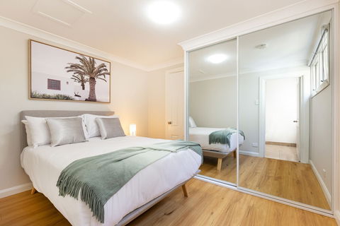 Ultimo 1 Bed. Furnished House W Parking - Accommodation Batemans Bay 4