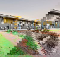 Getaway Villas Unit 38 12 - Accommodation Batemans Bay