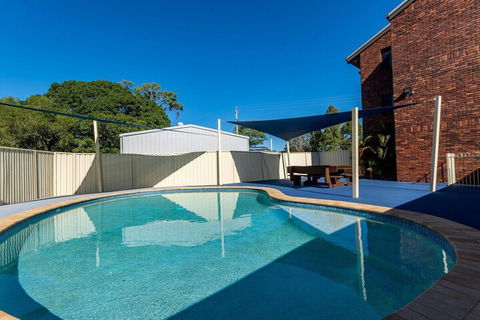 WaterviewsPool Wifi Its All Here ! Welsby Pde Bongaree - Accommodation Batemans Bay 5