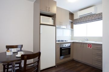 Easystay Studio Apartments - Accommodation Batemans Bay 6