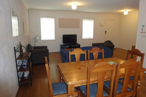 Moonee Valley Views Apartments - Accommodation Batemans Bay 6