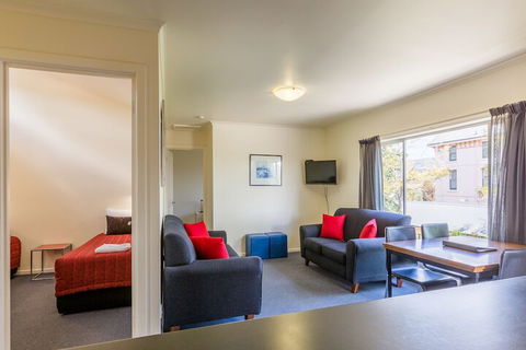 Graham Apartments - Accommodation Batemans Bay 6