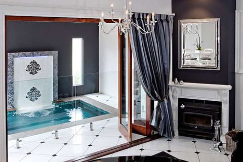 The Castle On Tamborine - Accommodation Batemans Bay 1