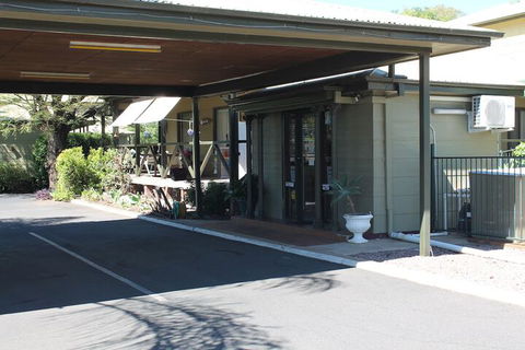 Lake Forbes Motel - Accommodation Batemans Bay 2