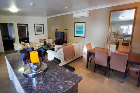53 On Victoria - Accommodation Batemans Bay 5