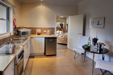 53 On Victoria - Accommodation Batemans Bay 1