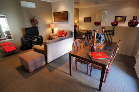53 On Victoria - Accommodation Batemans Bay 2