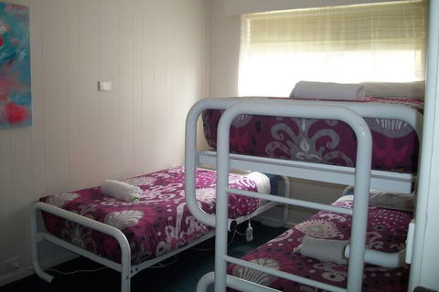 Top Of The Lake Units - Accommodation Batemans Bay 7