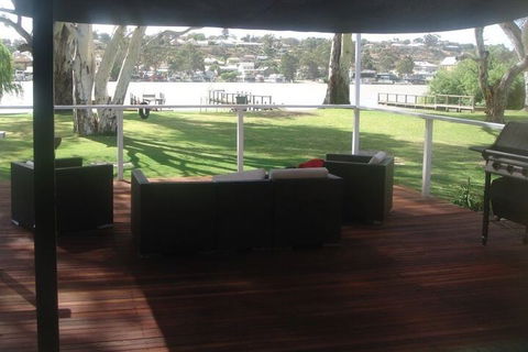 Eleven From The Left - Accommodation Batemans Bay 7