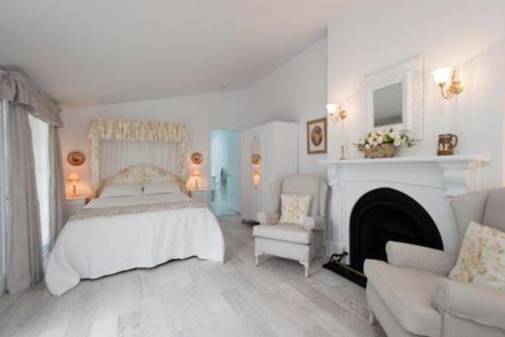 Bishopsbourne TAS Accommodation Batemans Bay