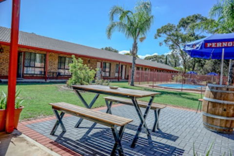 Kadina Gateway Motor Inn - Accommodation Batemans Bay 0