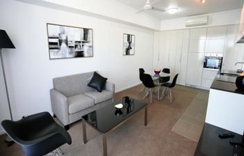 Under The Townsville Sun (694I) - Accommodation Batemans Bay 1