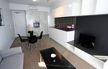 Under The Townsville Sun (694I) - Accommodation Batemans Bay 4