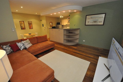 Glebe Fully Furnished 1 BDR Apart 47 ROS - Accommodation Batemans Bay 3
