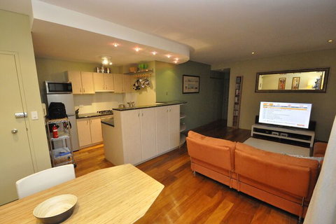 Glebe Fully Furnished 1 BDR Apart 47 ROS - Accommodation Batemans Bay 5