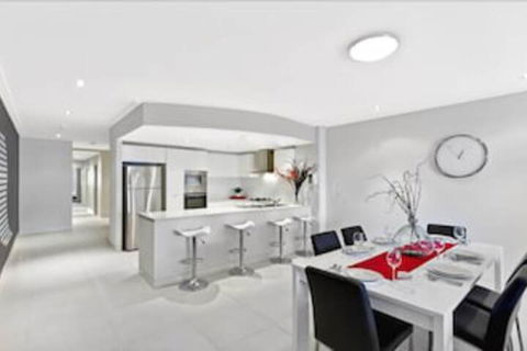 Coast Luxury Apartment 21 - Accommodation Batemans Bay 3