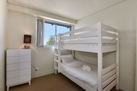 Coast Luxury Apartment 32 - Accommodation Batemans Bay 2