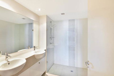 Coast Luxury Apartment 26 - Accommodation Batemans Bay 2