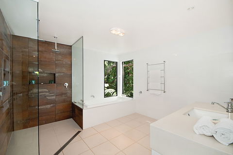 A PERFECT STAY - The Hawk At Wategos - Accommodation Batemans Bay 5