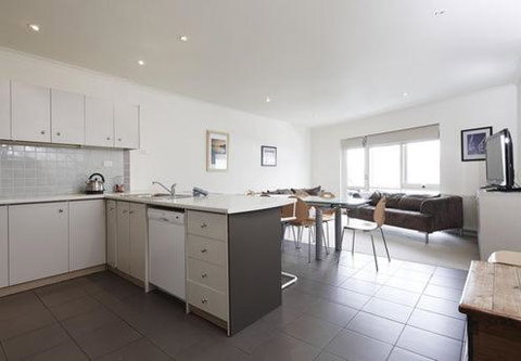 Whistler 2 - Accommodation Batemans Bay 4