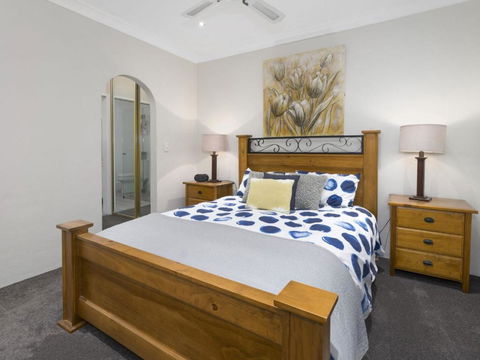 Lakeshore Apartments Unit 6 - Accommodation Batemans Bay 4