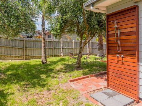 DRIFTAWAY ACROSS FROM SURF BEACH - Accommodation Batemans Bay 2